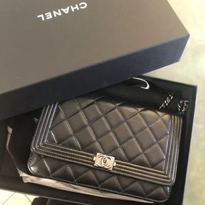 Authentic Chanel Wallet on Chain